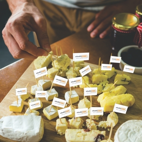Zdjęcie produktu Pikery reklamowe z logo – wykałaczki z flagą do promocji degustacji cateringu i eventów 500 szt. 68/80mm 8