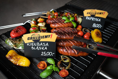 Zdjęcie produktu Nakładki reklamowe GRILLUJEMY 110x30 – 10 sztuk Piny do cenówek dla sklepów gastronomii i producentów grillowych 2